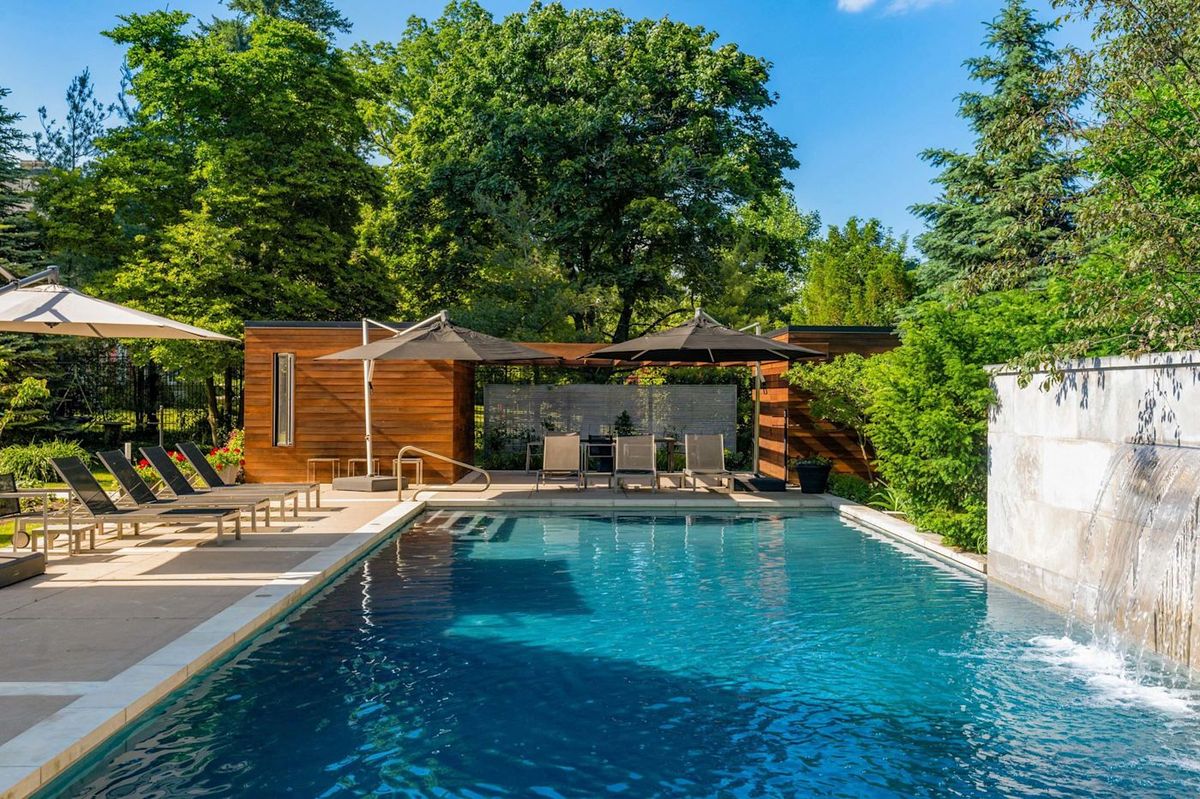 1 Banfield - Interior