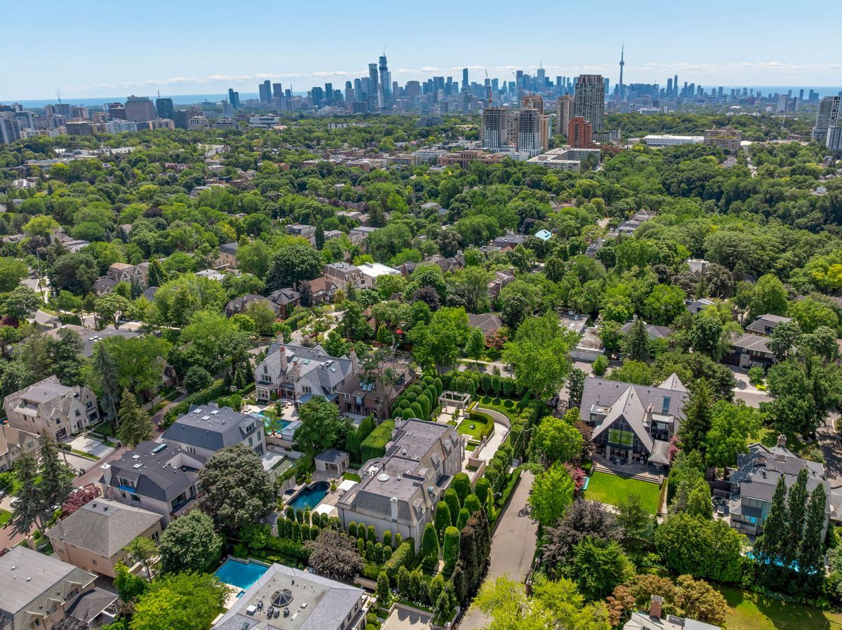 42 Burton - Exterior